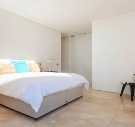 Sleeps 8 Pool Air Con T480216
