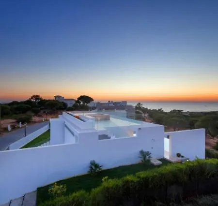 Sleeps 8 Pool Air Con T480216