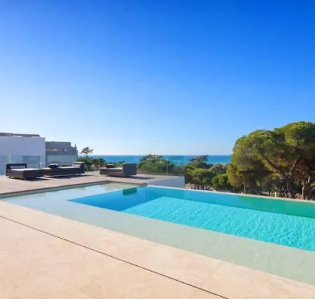 Villa Sleeps 8 Pool Air Con T480216 *